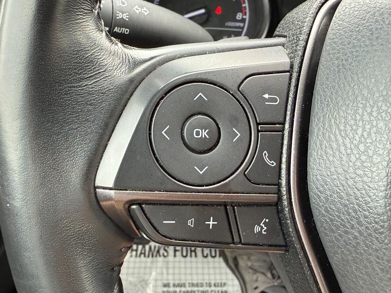 Toyota Camry Vehicle Image 16