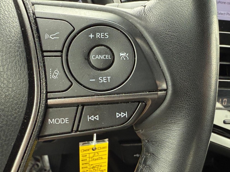 Toyota Camry Vehicle Image 17
