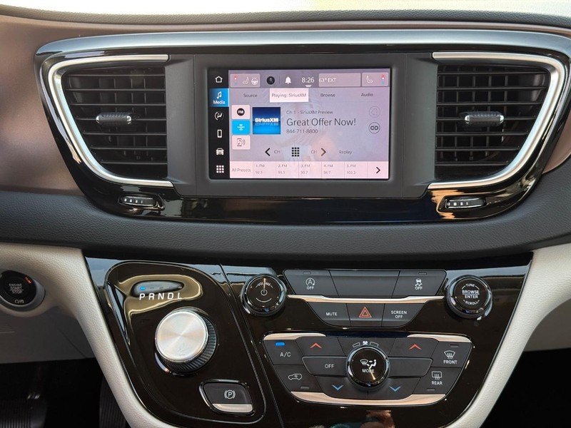 Chrysler Voyager Vehicle Image 15