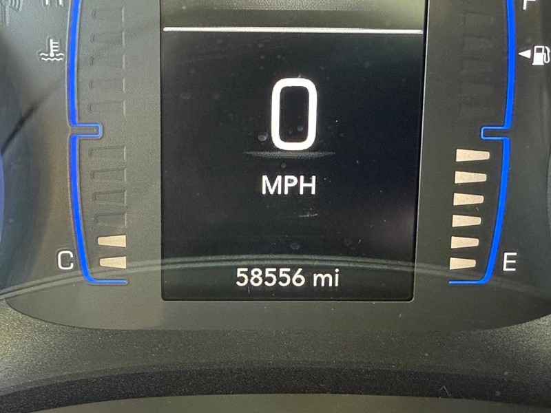 Chrysler Voyager Vehicle Image 22