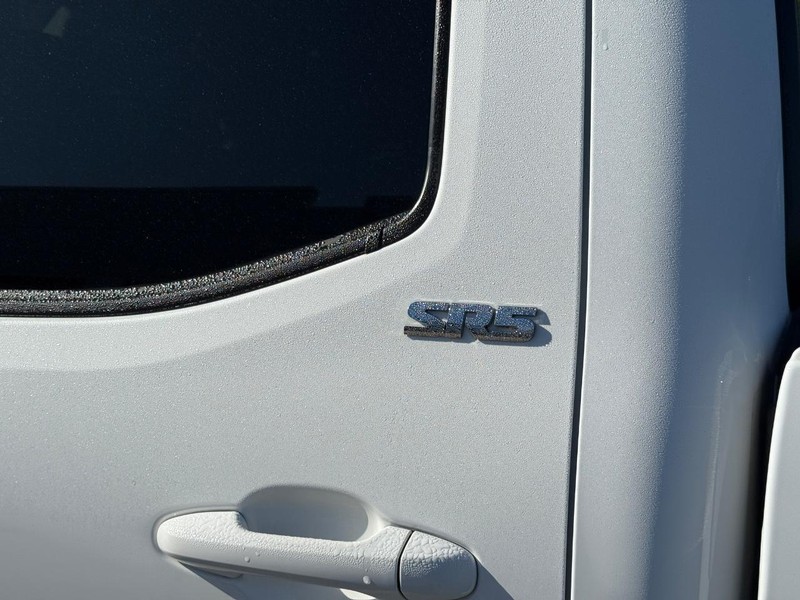 Toyota Tacoma 4WD Vehicle Image 8