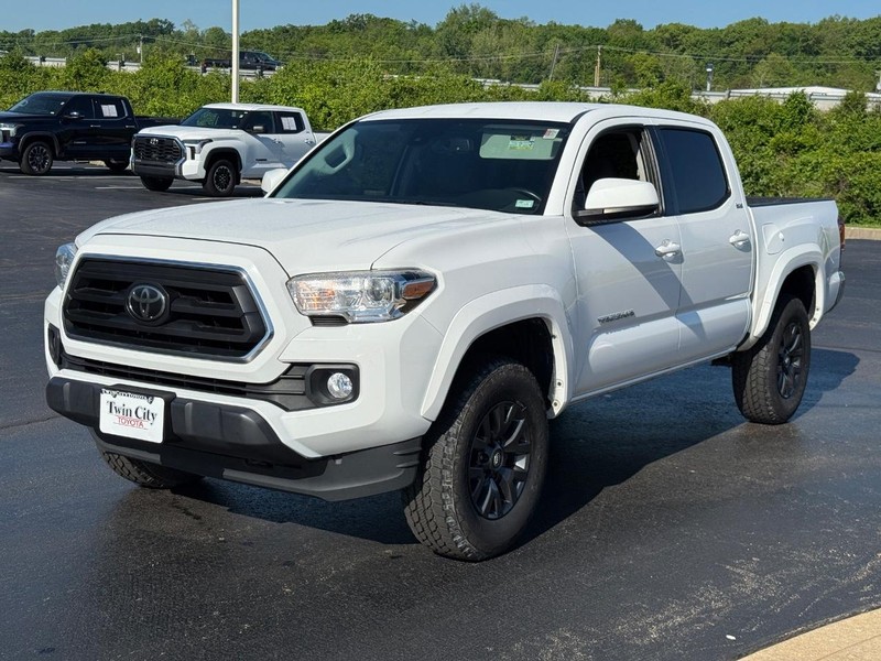Toyota Tacoma 4WD Vehicle Image 9