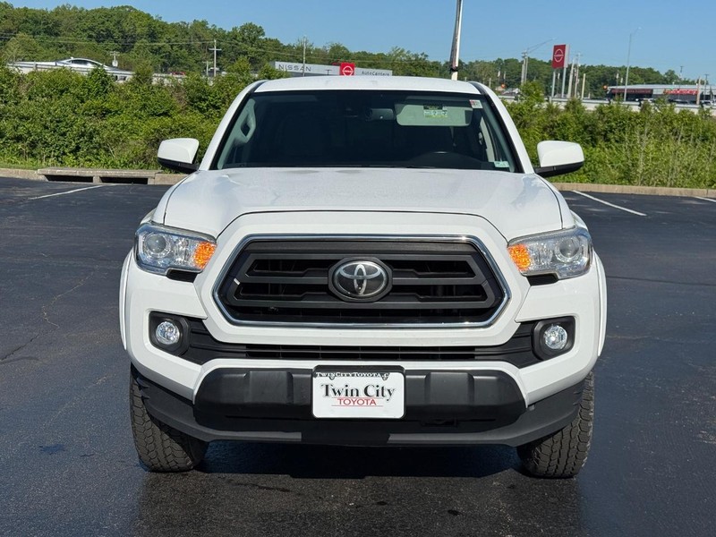 Toyota Tacoma 4WD Vehicle Image 10