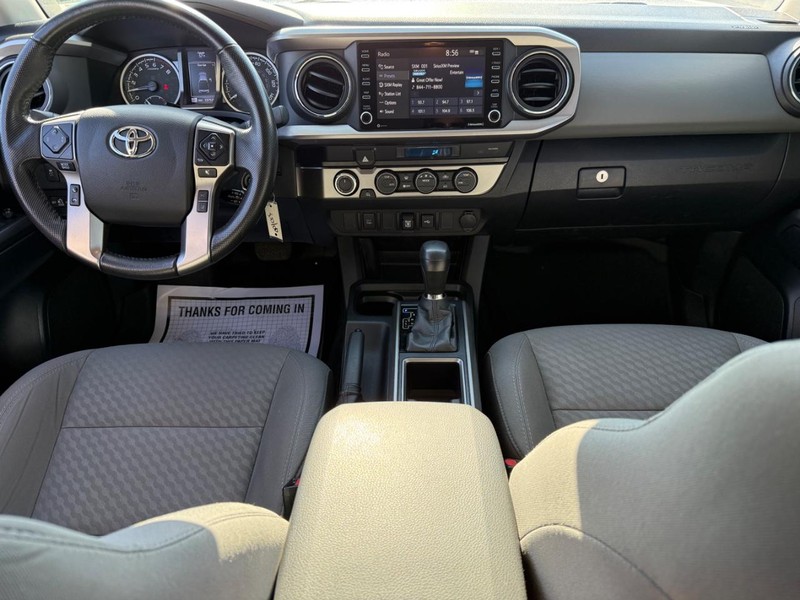 Toyota Tacoma 4WD Vehicle Image 12