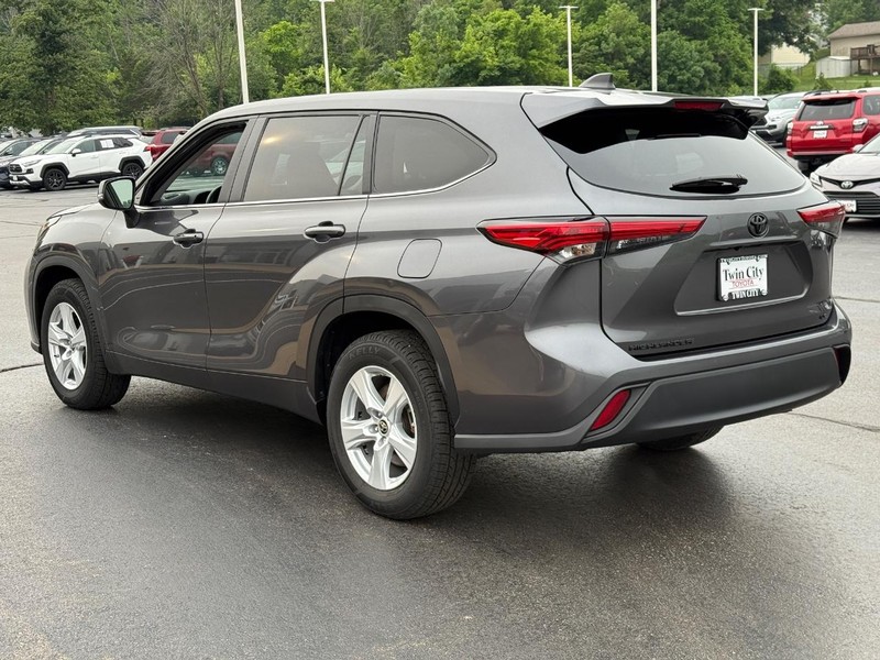 Toyota Highlander Vehicle Image 7