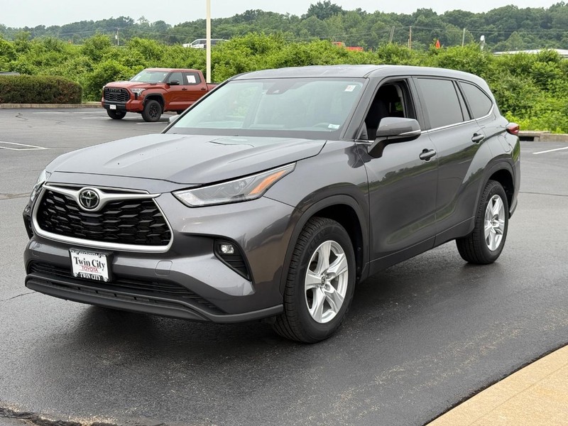 Toyota Highlander Vehicle Image 9