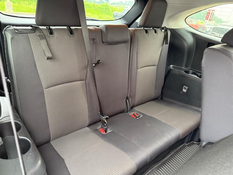 Toyota Highlander Vehicle Image 12