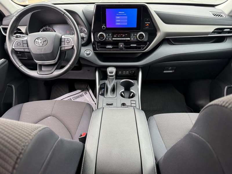 Toyota Highlander Vehicle Image 13