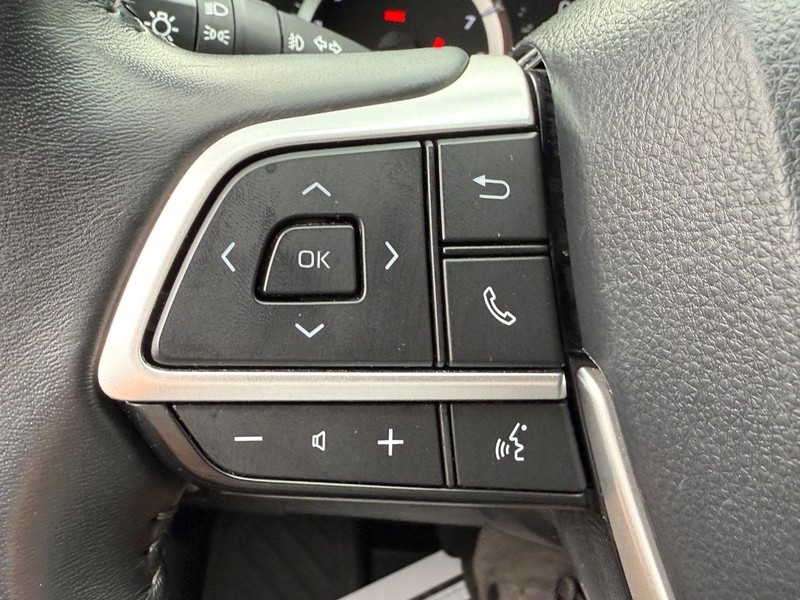 Toyota Highlander Vehicle Image 18