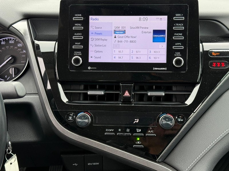 Toyota Camry Vehicle Image 14
