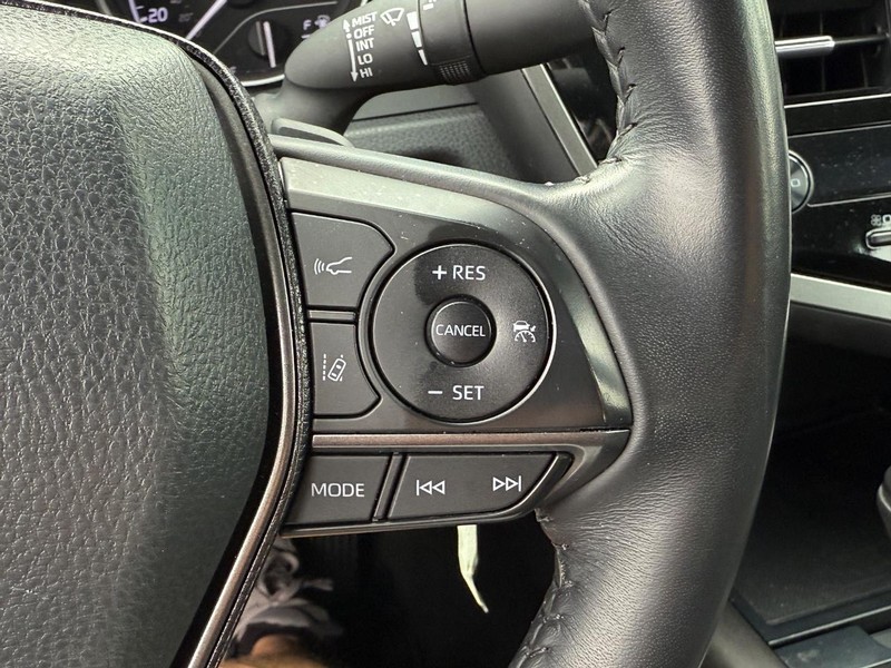 Toyota Camry Vehicle Image 18