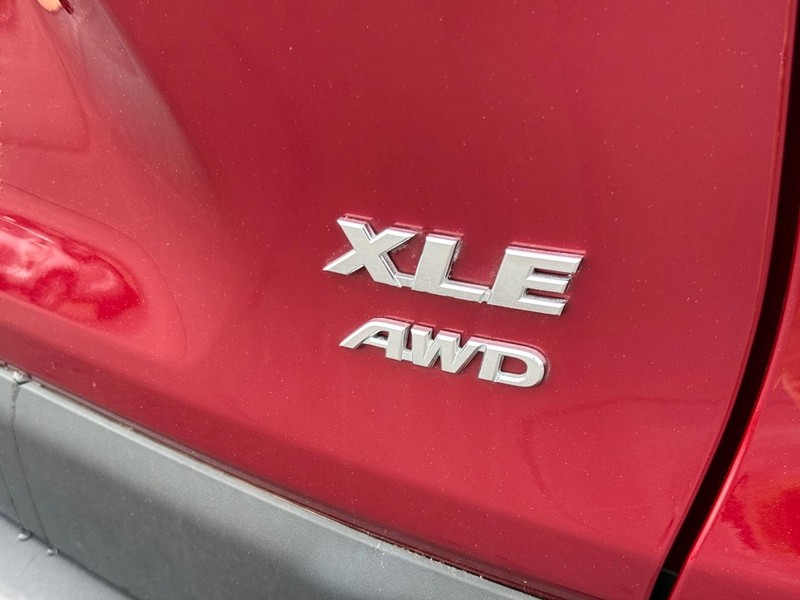 Toyota RAV4 Vehicle Image 6