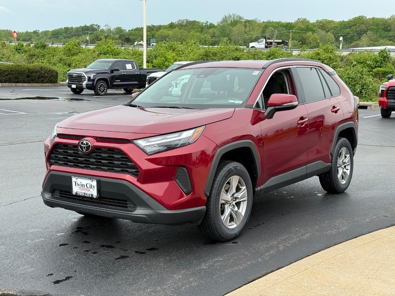 Toyota RAV4 Vehicle Image 9