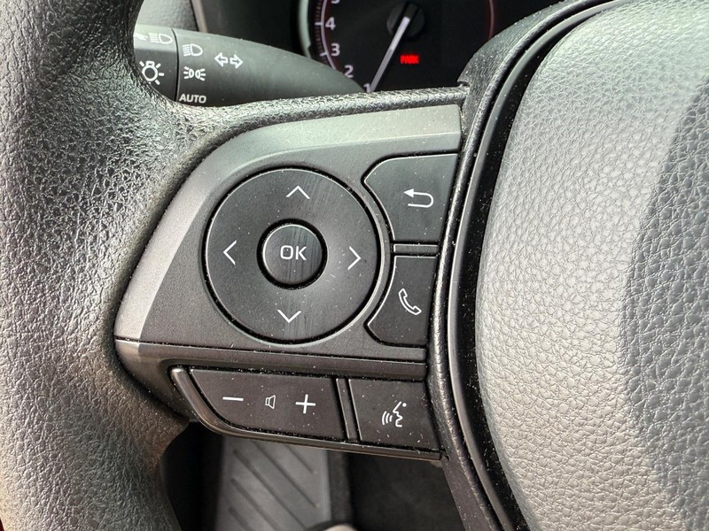 Toyota RAV4 Vehicle Image 18