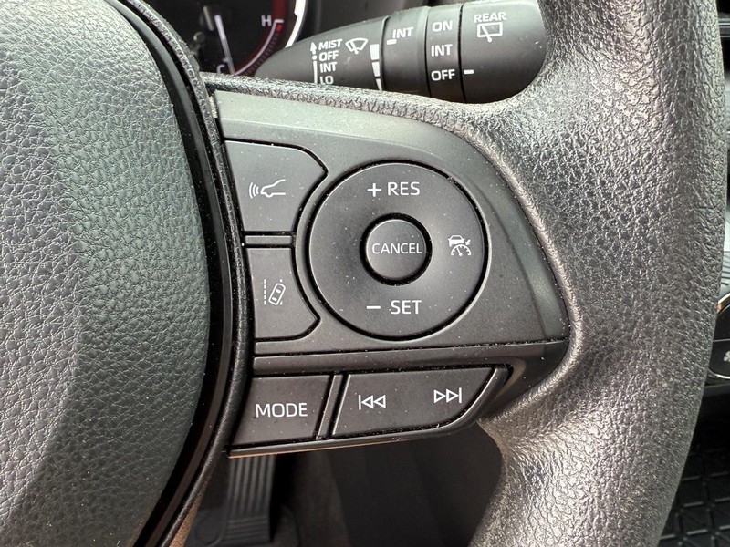 Toyota RAV4 Vehicle Image 19