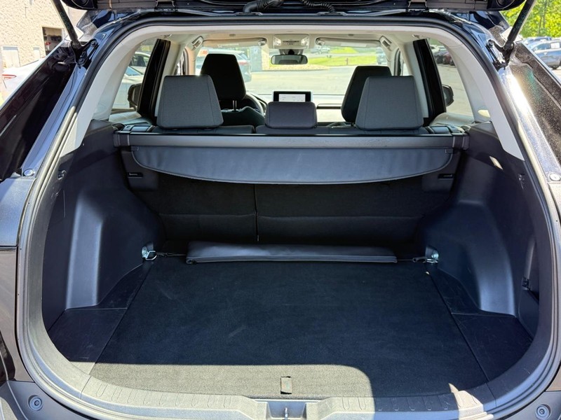 Toyota RAV4 Vehicle Image 4