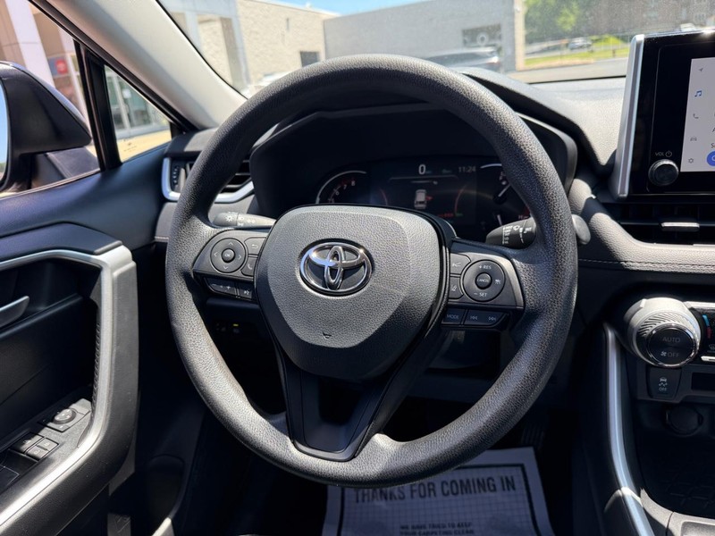 Toyota RAV4 Vehicle Image 11