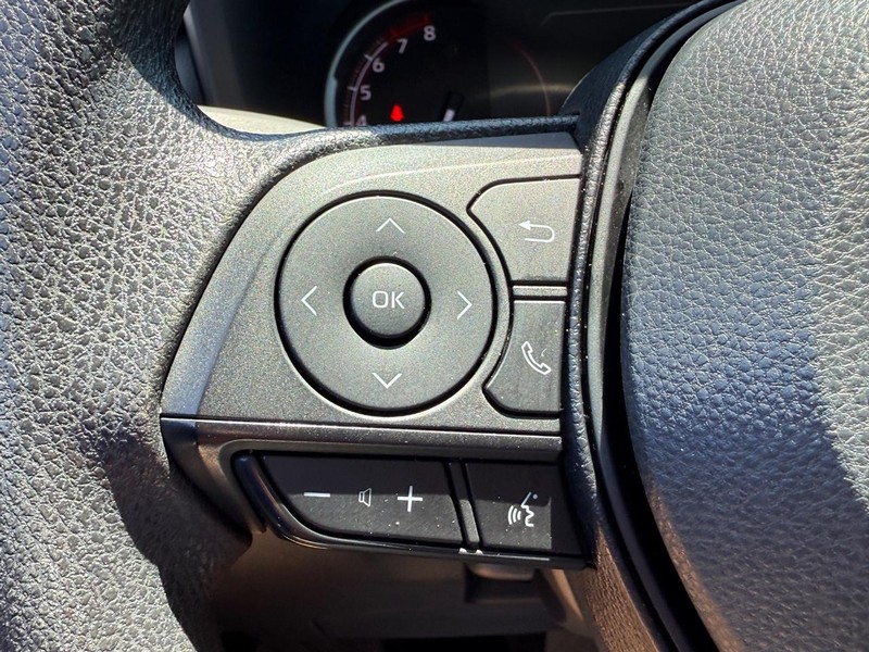 Toyota RAV4 Vehicle Image 14