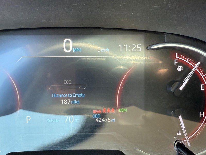 Toyota RAV4 Vehicle Image 16