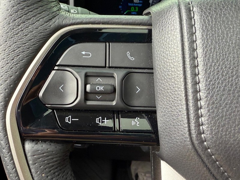 Toyota Sequoia Vehicle Image 20