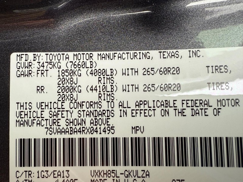 Toyota Sequoia Vehicle Image 26