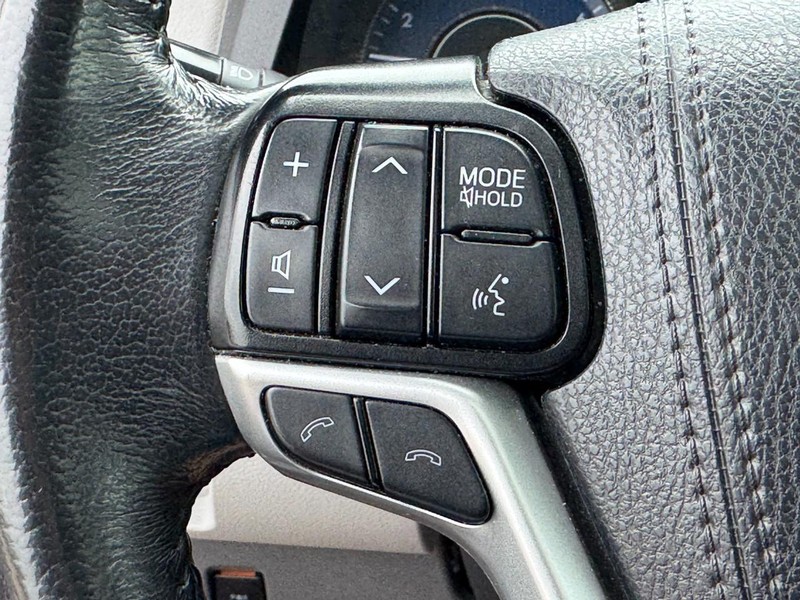 Toyota Sienna Vehicle Image 19