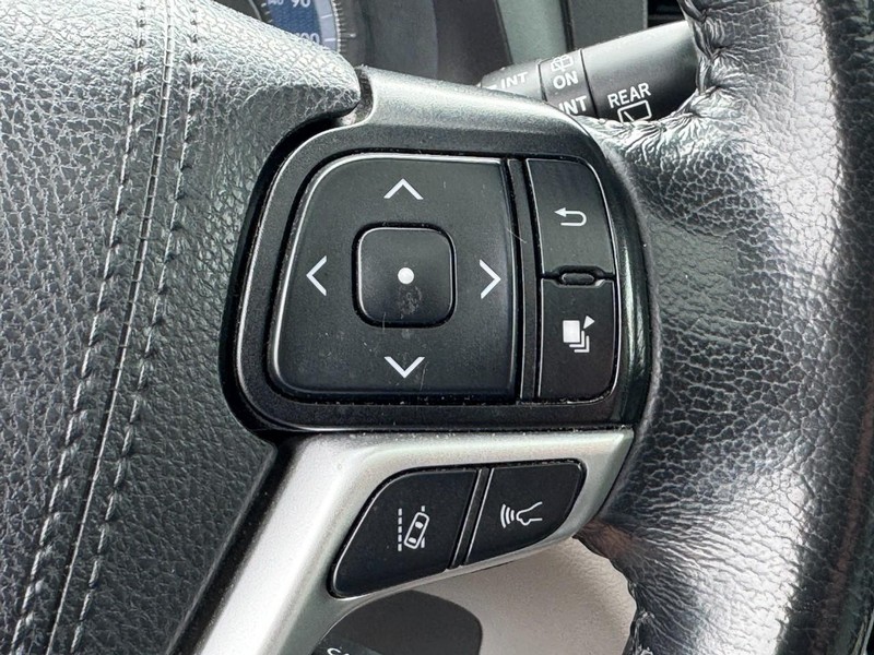 Toyota Sienna Vehicle Image 20