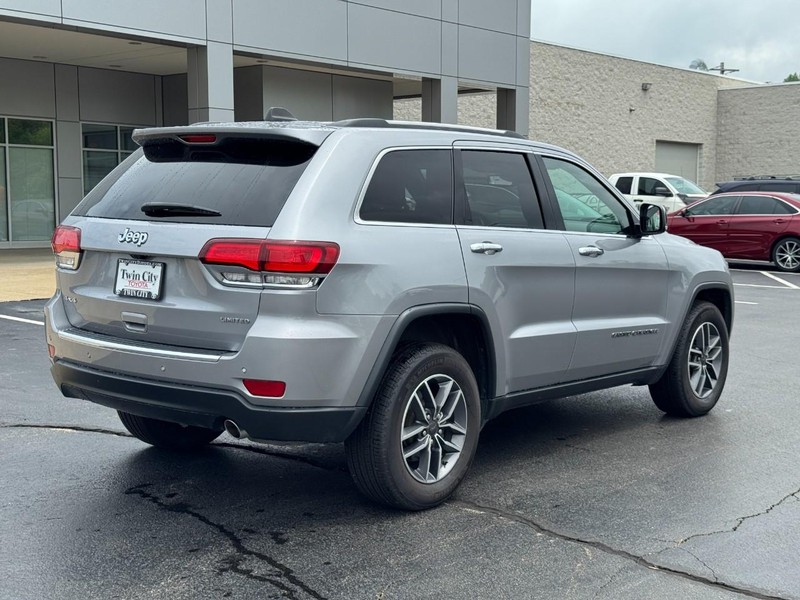 Jeep Grand Cherokee Vehicle Image 3