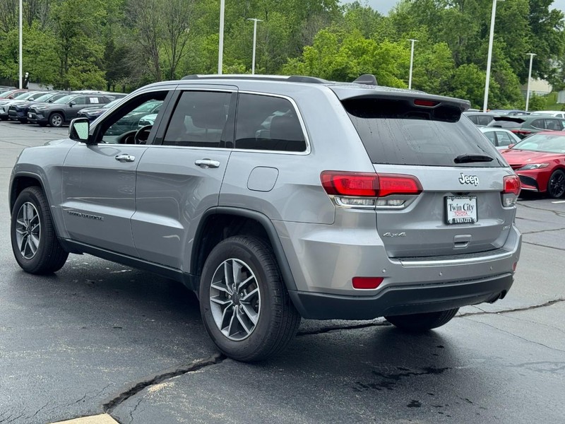 Jeep Grand Cherokee Vehicle Image 6