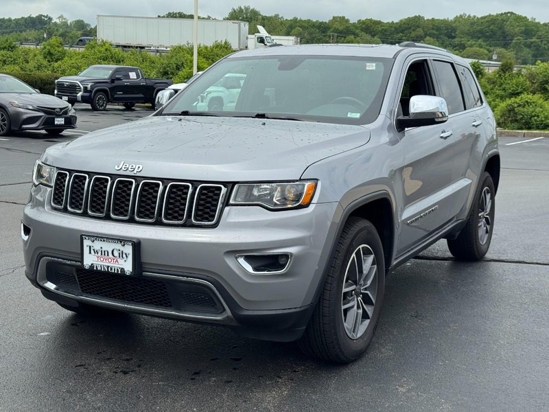 Jeep Grand Cherokee Vehicle Image 8