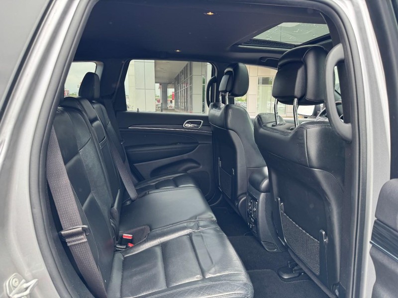 Jeep Grand Cherokee Vehicle Image 10