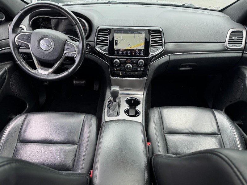 Jeep Grand Cherokee Vehicle Image 11