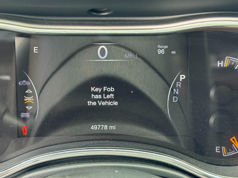 Jeep Grand Cherokee Vehicle Image 20