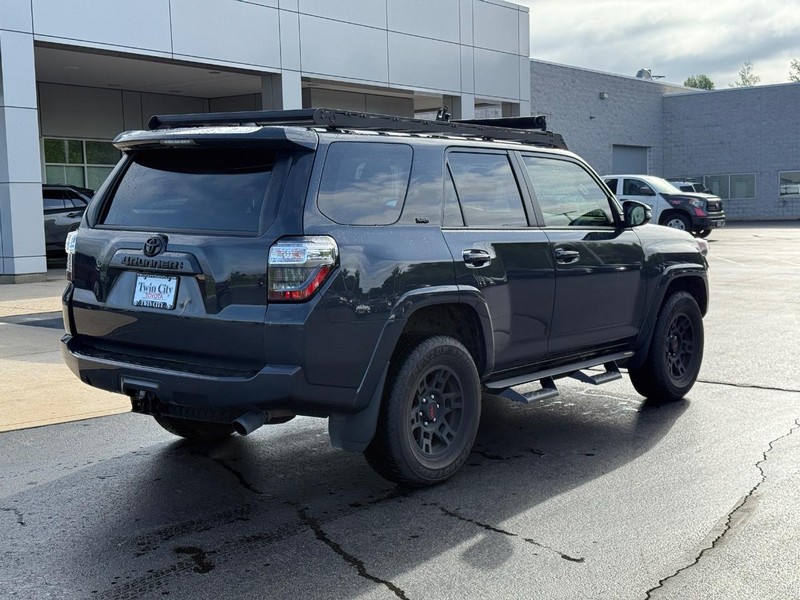 Toyota 4Runner Vehicle Image 3