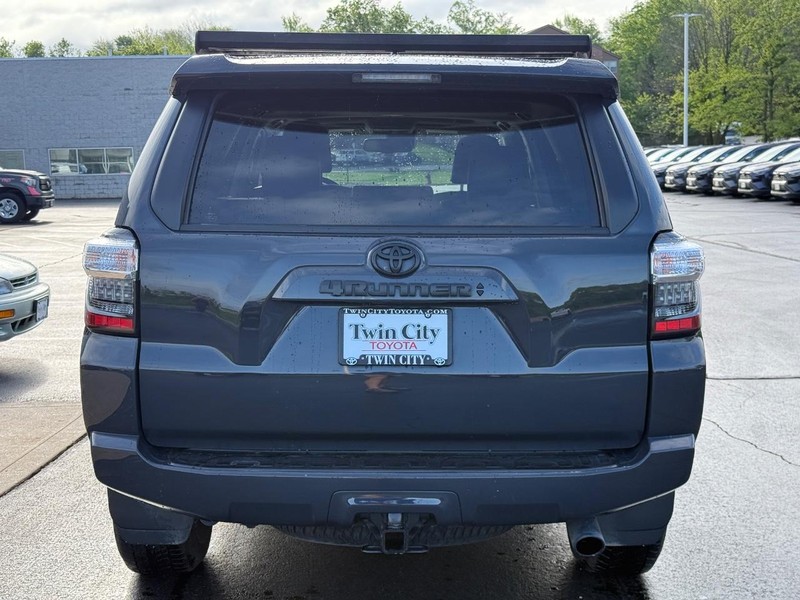 Toyota 4Runner Vehicle Image 5