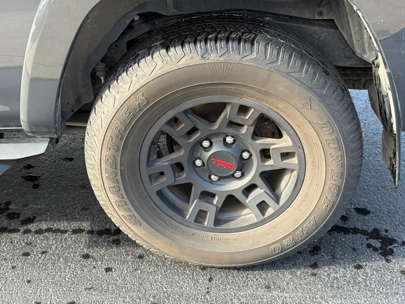 Toyota 4Runner Vehicle Image 7