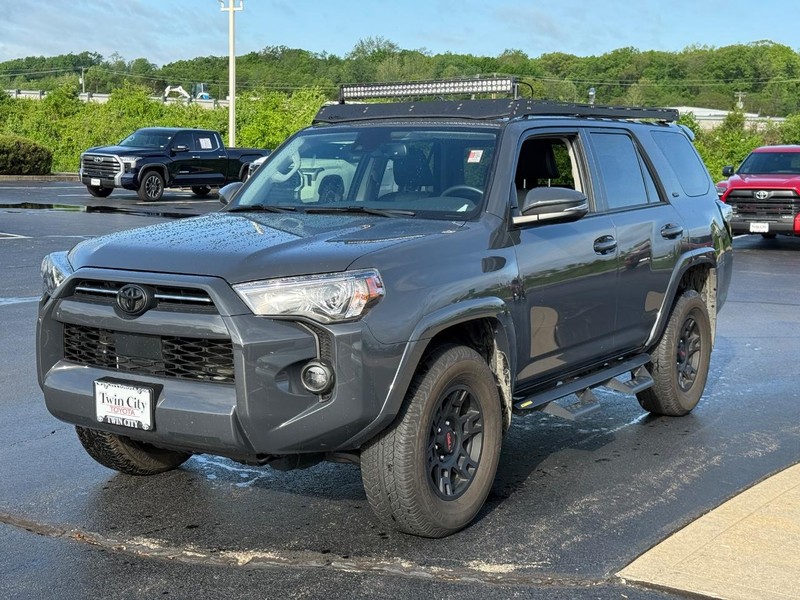 Toyota 4Runner Vehicle Image 8