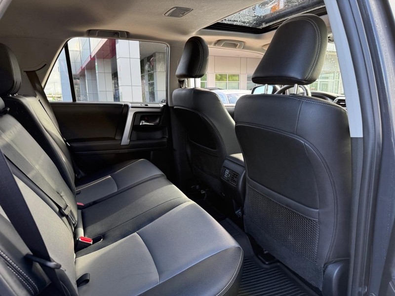 Toyota 4Runner Vehicle Image 10
