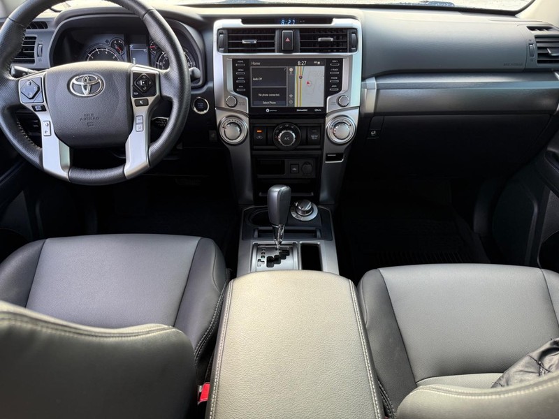 Toyota 4Runner Vehicle Image 11