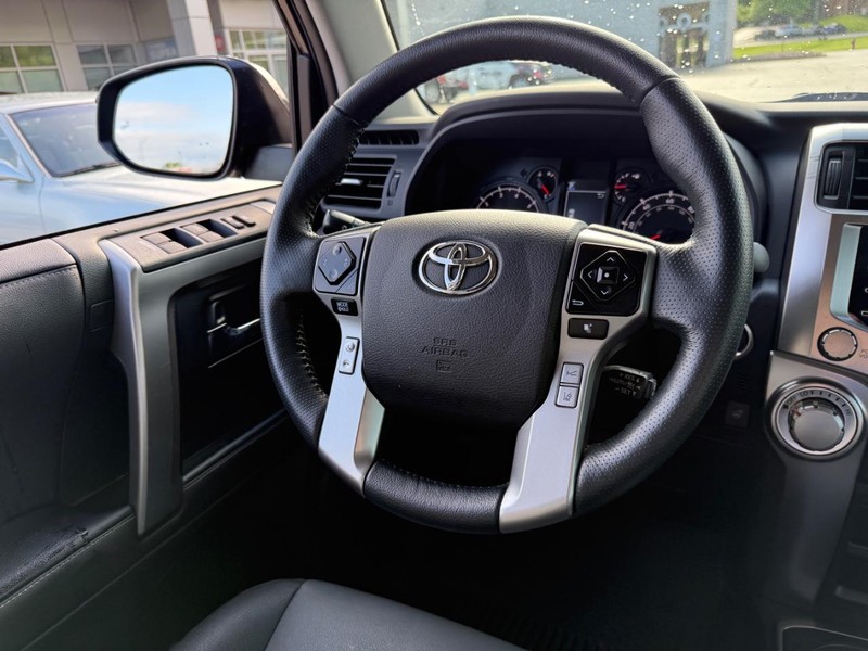 Toyota 4Runner Vehicle Image 12