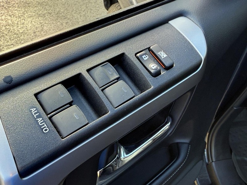 Toyota 4Runner Vehicle Image 14