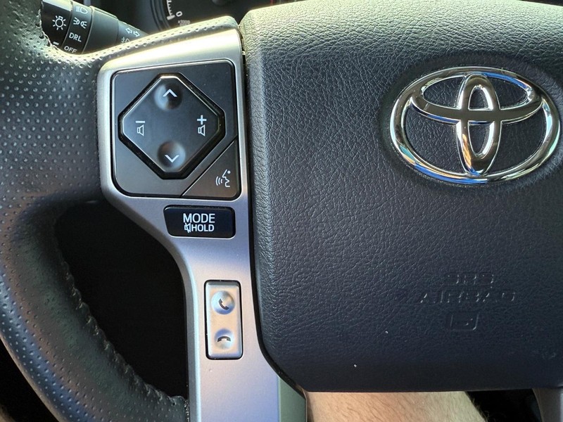 Toyota 4Runner Vehicle Image 16