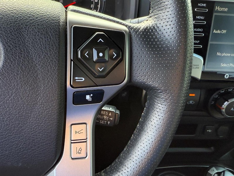 Toyota 4Runner Vehicle Image 17