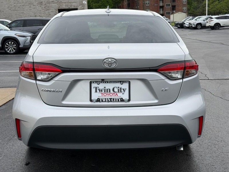 Toyota Corolla Vehicle Image 4