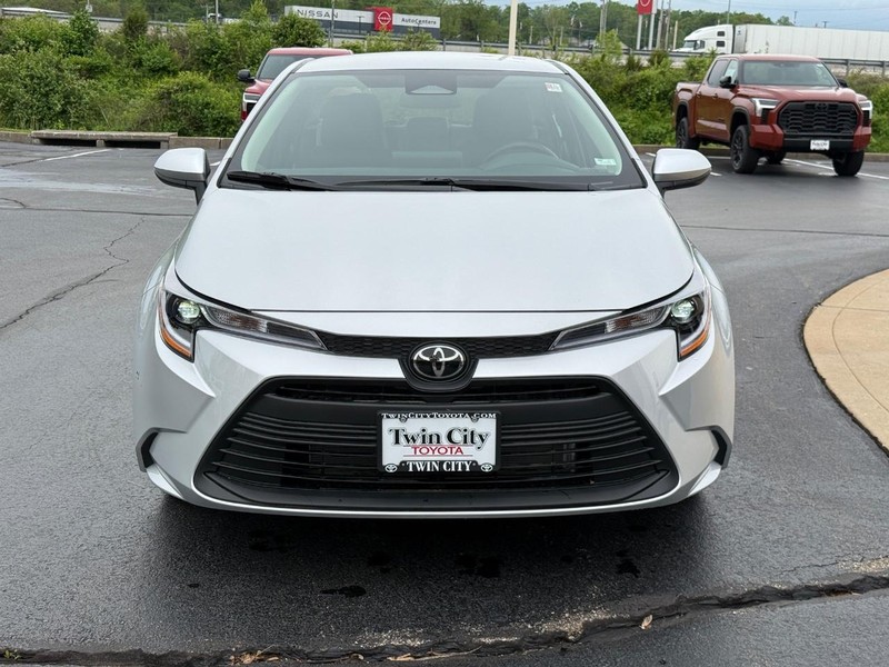 Toyota Corolla Vehicle Image 9