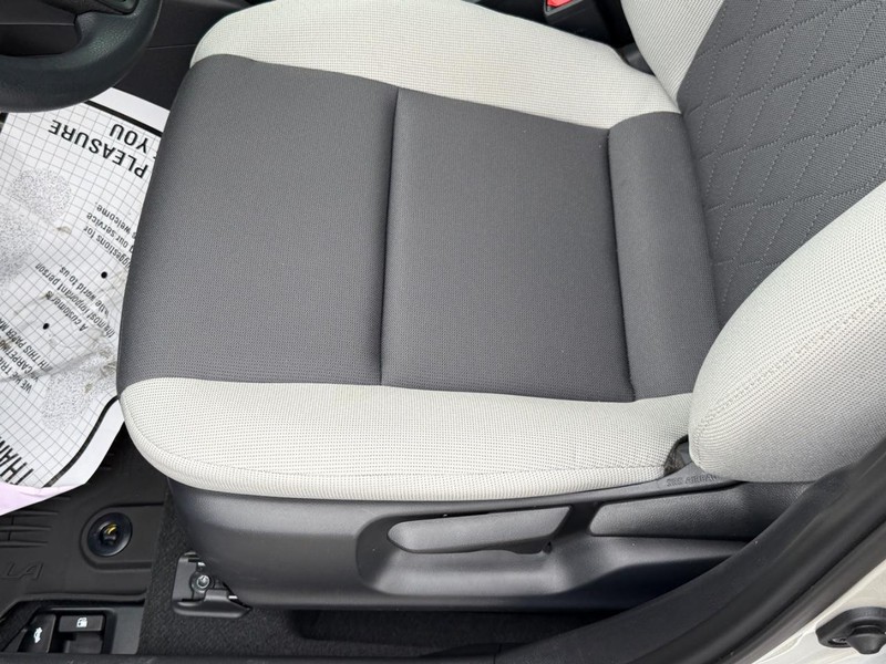 Toyota Corolla Vehicle Image 15