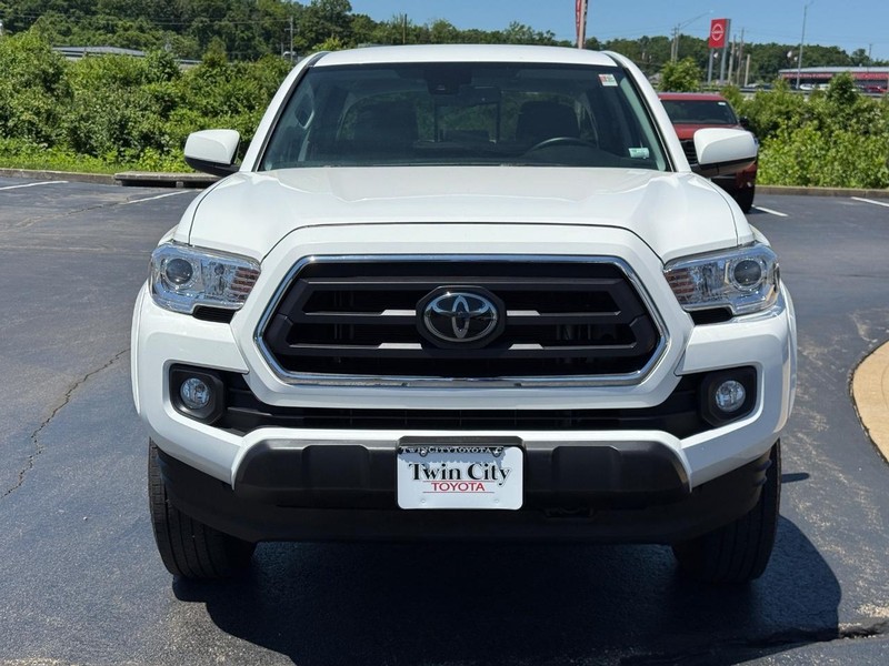 Toyota Tacoma 4WD Vehicle Image 10