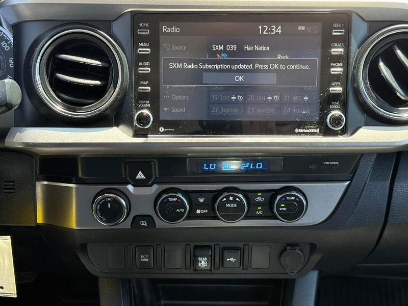 Toyota Tacoma 4WD Vehicle Image 14