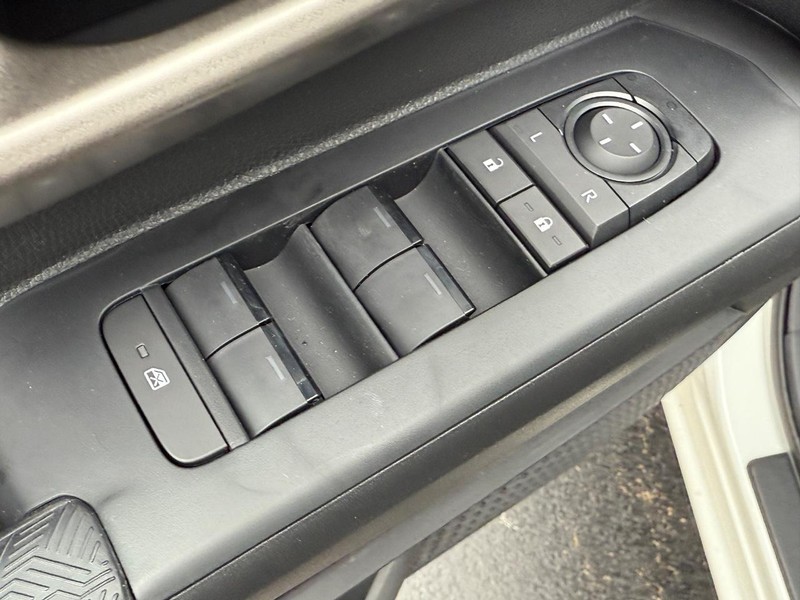 Toyota Tacoma 4WD Vehicle Image 10