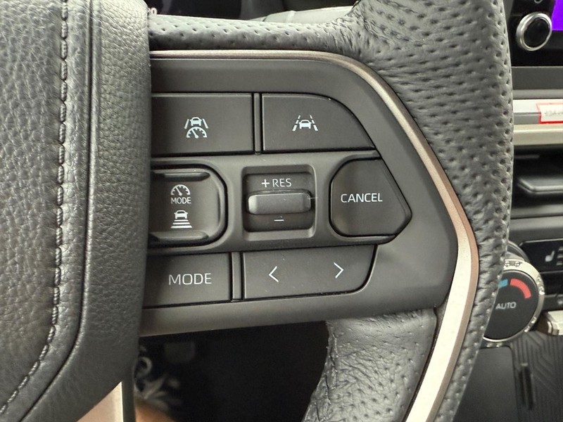 Toyota Tacoma 4WD Vehicle Image 13